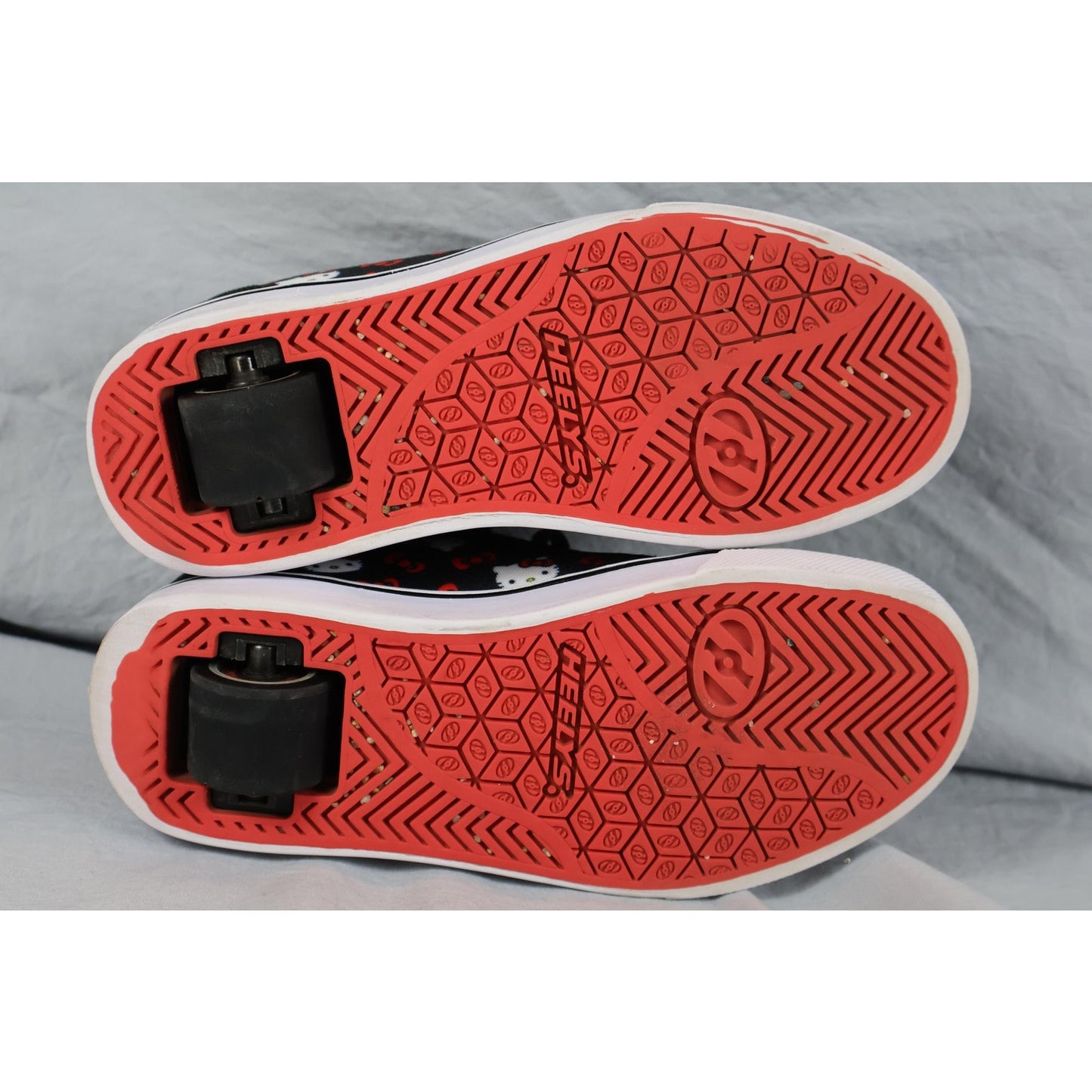 Heelys Hello Kitty Shoes Youth Size 2 Black Red White Roller Skate Sneakers Girl