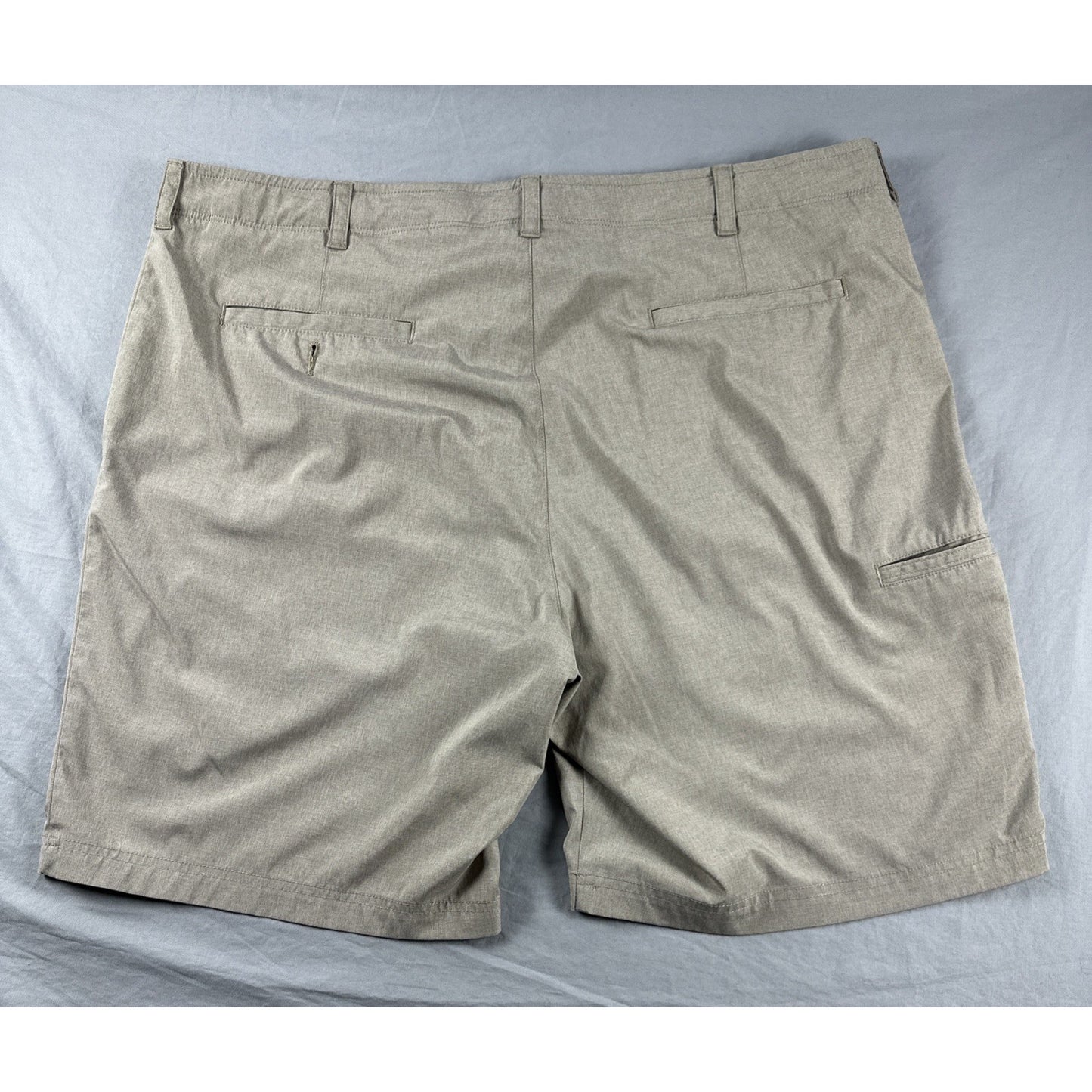 PGA Tour Golf Shorts Men's 42 Beige Tech Khakis Flat Front Pocket Performance