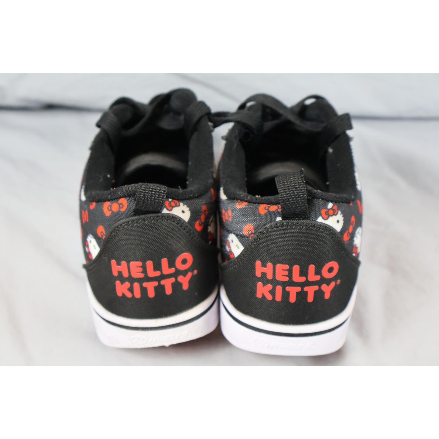 Heelys Hello Kitty Shoes Youth Size 2 Black Red White Roller Skate Sneakers Girl