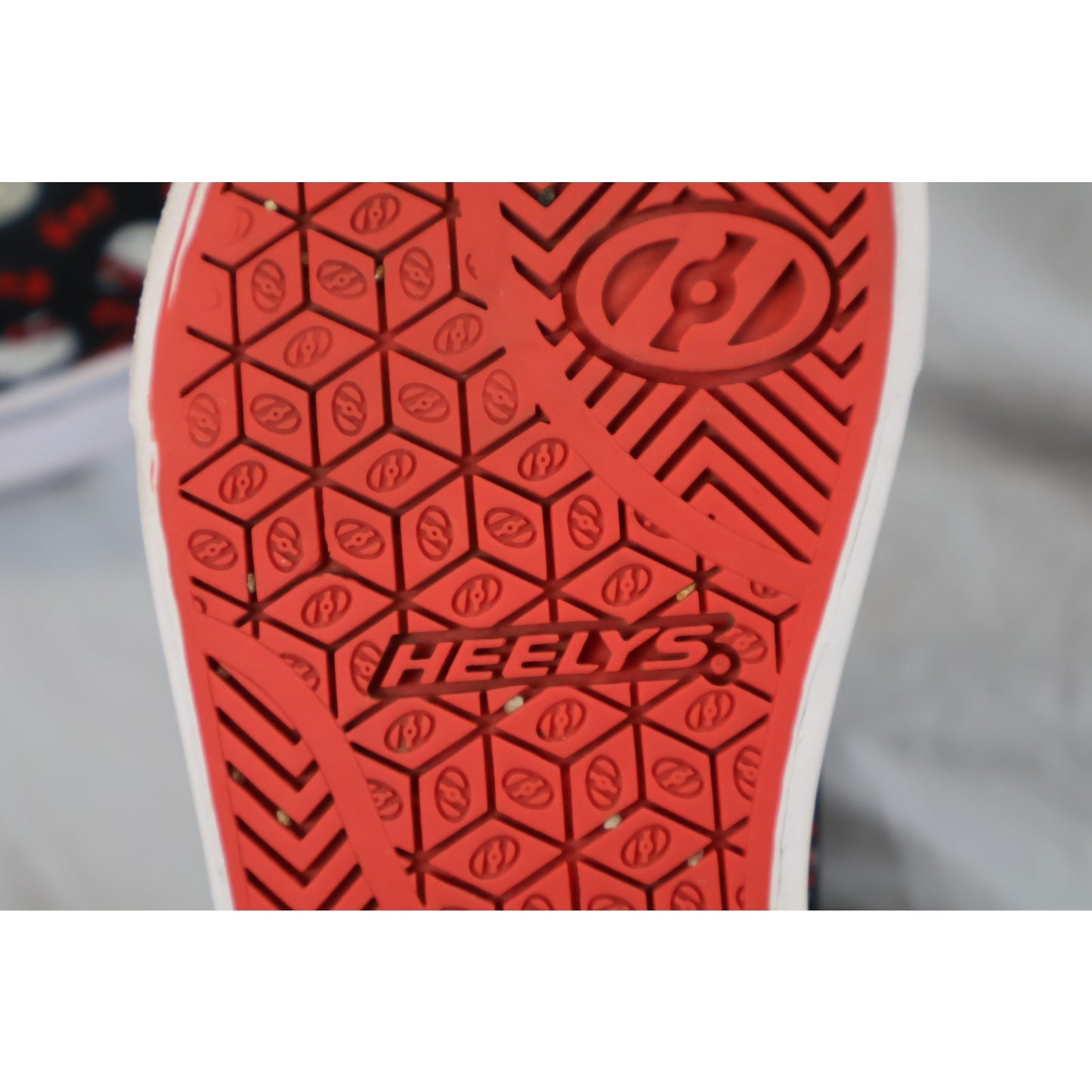 Heelys Hello Kitty Shoes Youth Size 2 Black Red White Roller Skate Sneakers Girl
