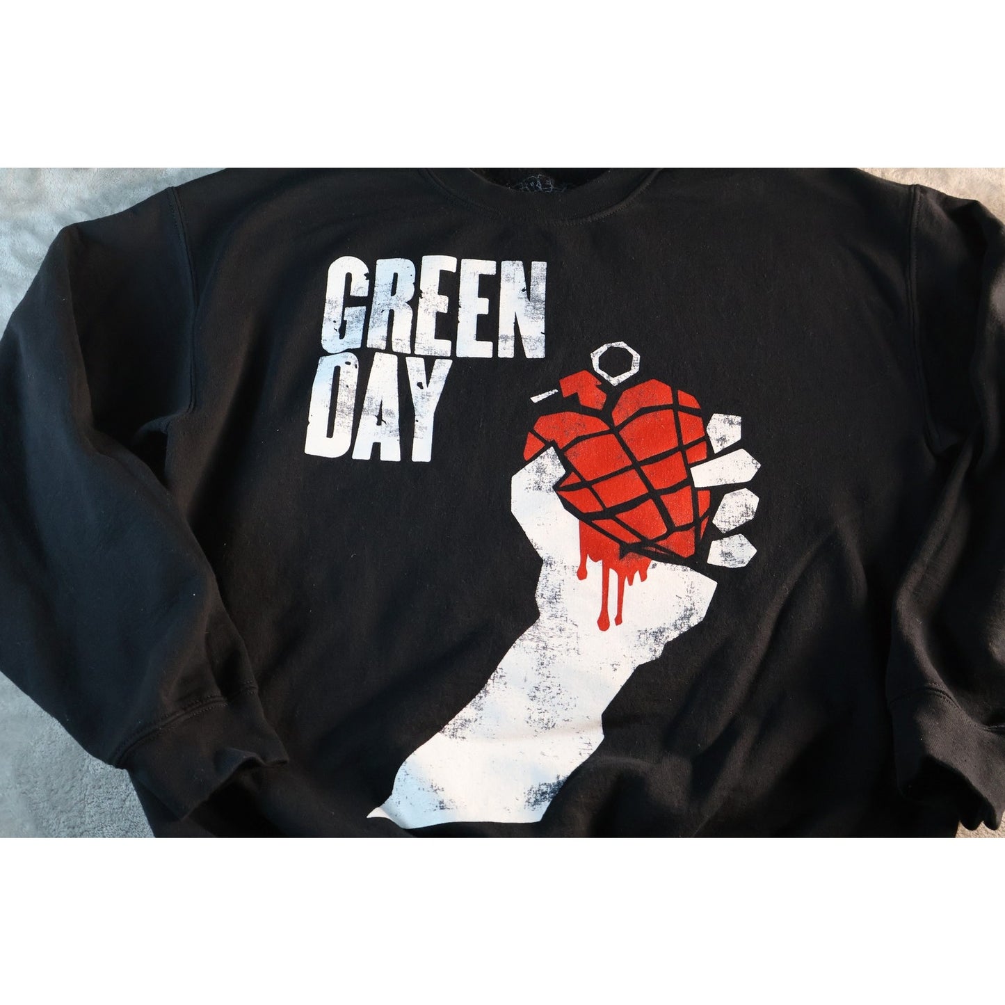 Green Day Sweatshirt Mens Medium American Idiot Heart Punk Rock Band Crewneck