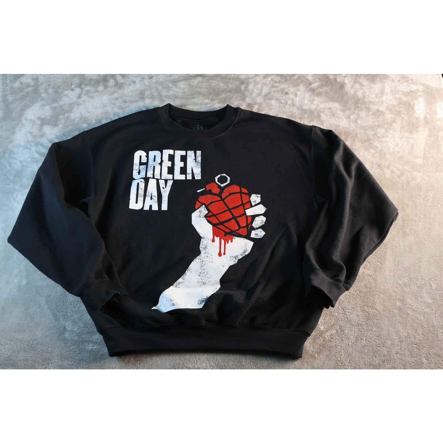 Green Day Sweatshirt Mens Medium American Idiot Heart Punk Rock Band Crewneck