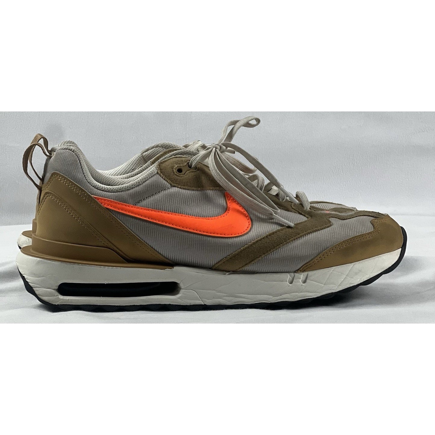 Nike Air Max Dawn Next Nature Elemental Gold Men's Size 10.5 Sneakers DM0013-700