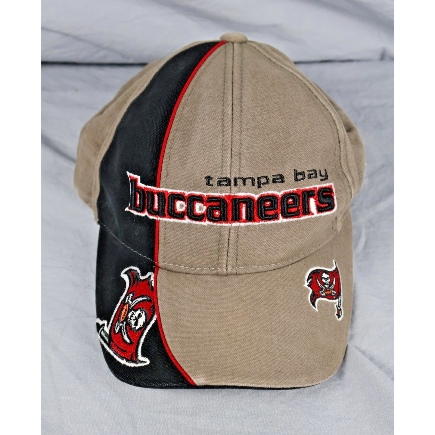 Vintage Tampa Bay Buccaneers Hat Cap Strap Back NFL Football Reebok Mens 90s
