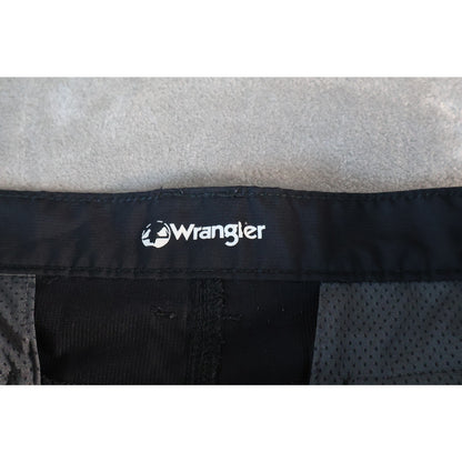 Wrangler Shorts Mens 46 Black Outdoor Utility Cargo Quick Dry Polyester NW926BL