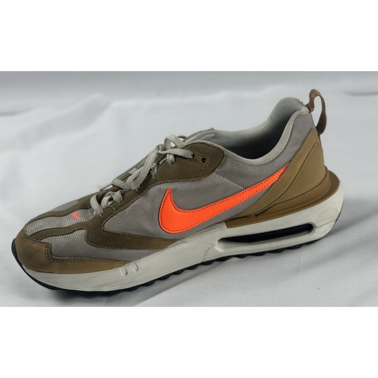 Nike Air Max Dawn Next Nature Elemental Gold Men's Size 10.5 Sneakers DM0013-700