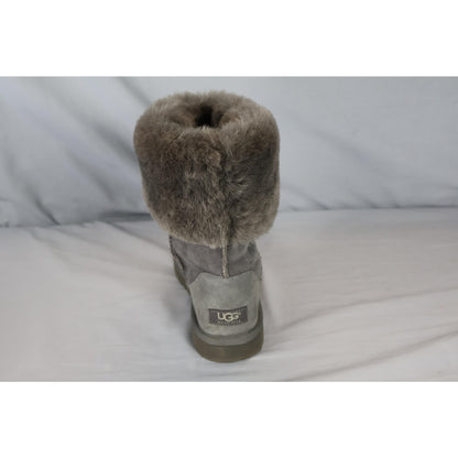 UGG Classic Short Boots Womens Size 7 Sheepskin Suede Winter 5815 Warm Cozy Shoe