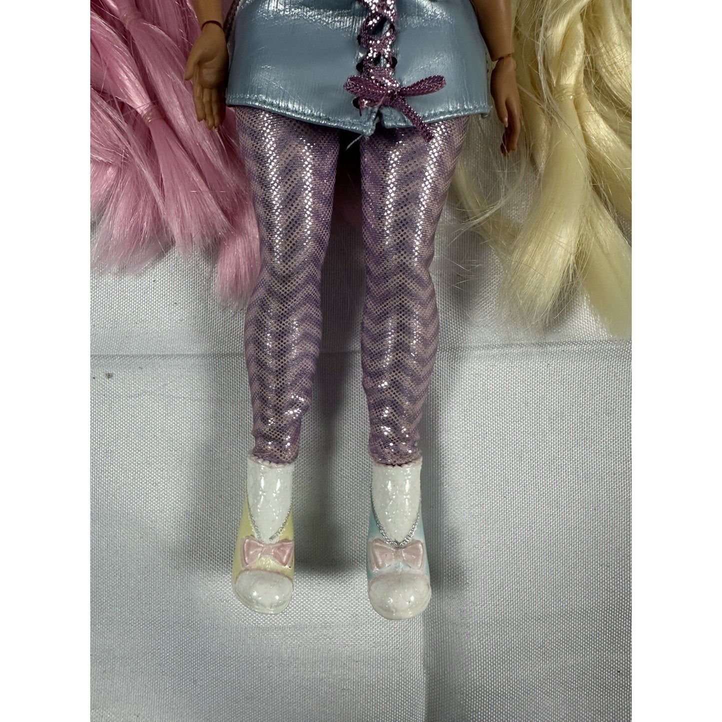 2019 Mga LOL Surprise OMG Candylicious Doll Pink, Teal Blue, Blonde Hair Used