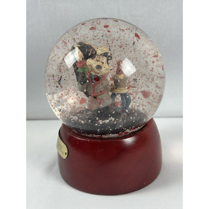Vintage 1994 PEPE LE PEW Snow Globe Mon Cherie Warner Brothers