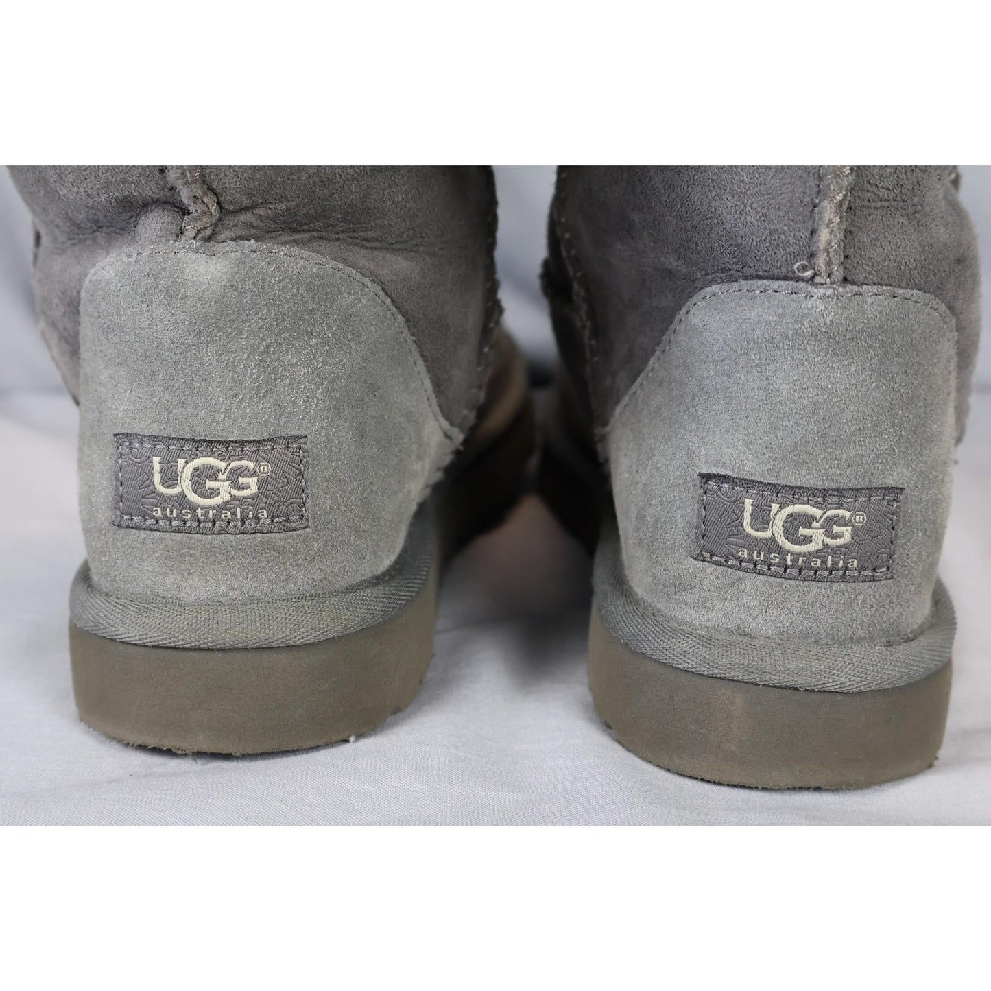 UGG Classic Short Boots Womens Size 7 Sheepskin Suede Winter 5815 Warm Cozy Shoe
