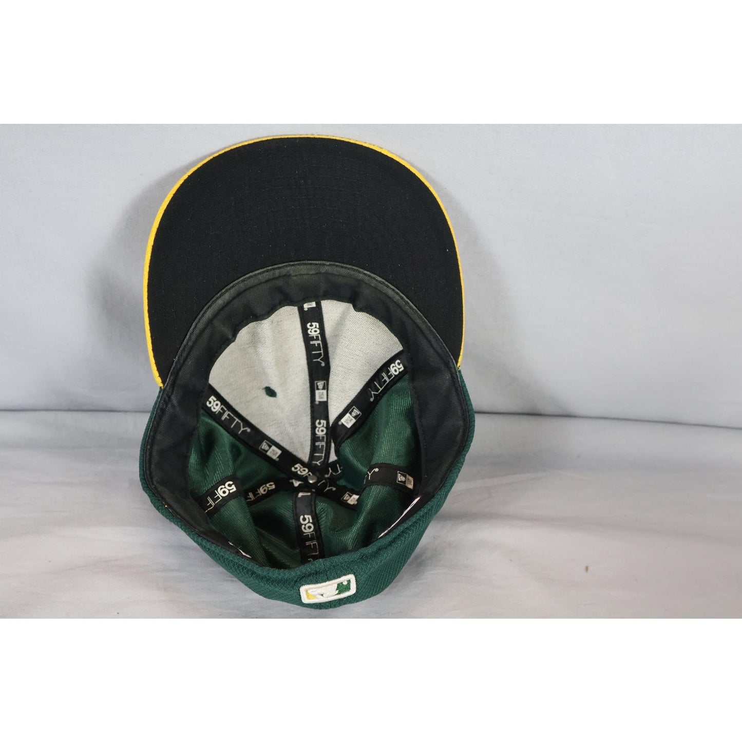 Oakland Athletics Hat Cap Fitted Mens 7 1/8 Green Yellow MLB Baseball New Era