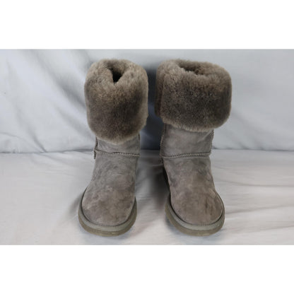 UGG Classic Short Boots Womens Size 7 Sheepskin Suede Winter 5815 Warm Cozy Shoe