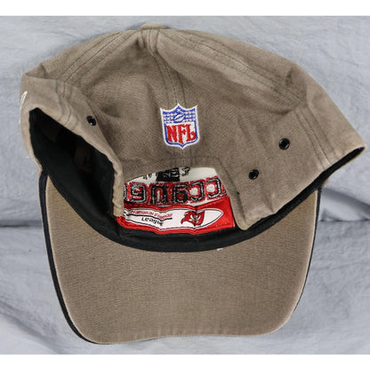 Vintage Tampa Bay Buccaneers Hat Cap Strap Back NFL Football Reebok Mens 90s