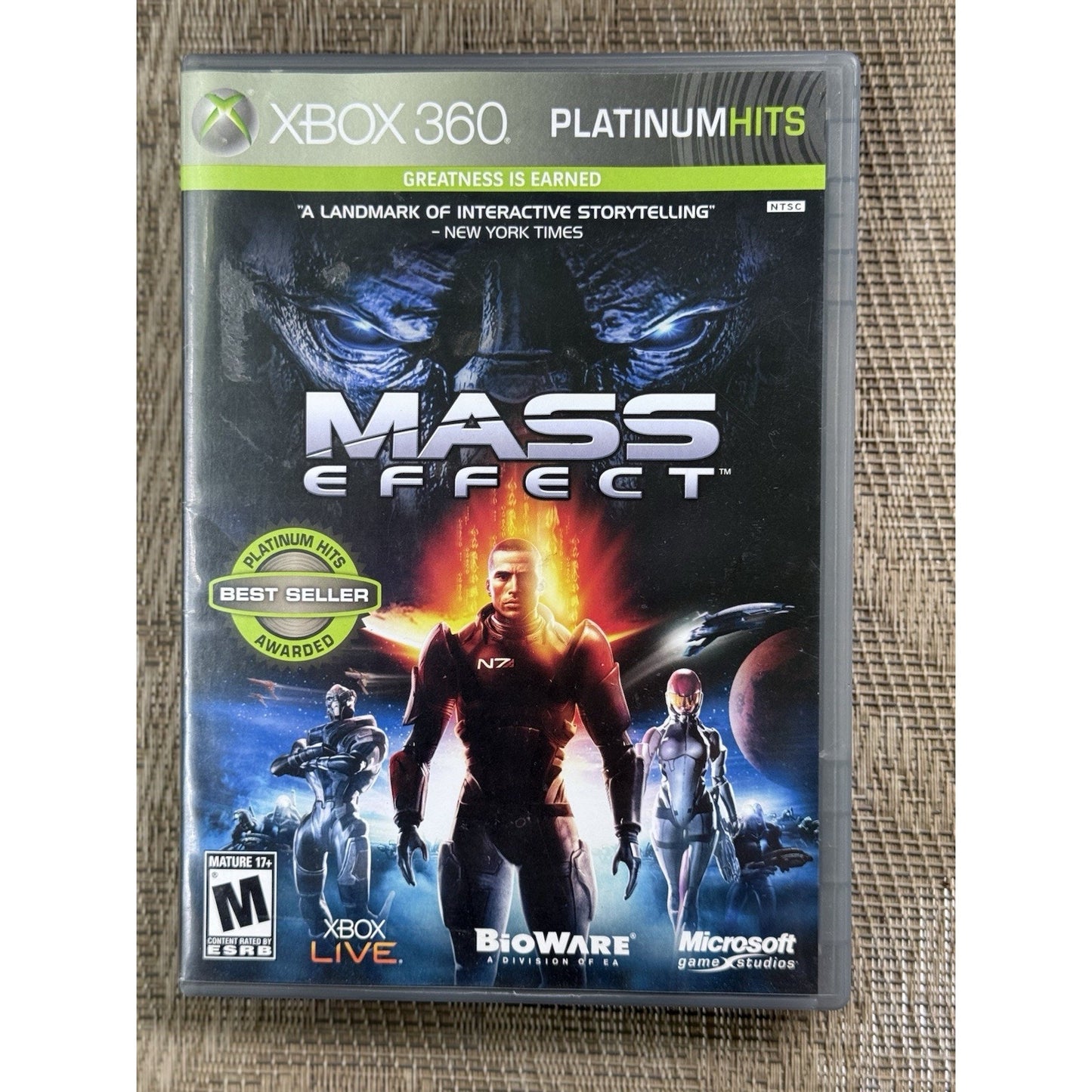 Mass Effect Platinum Hits - Xbox 360 - Like New