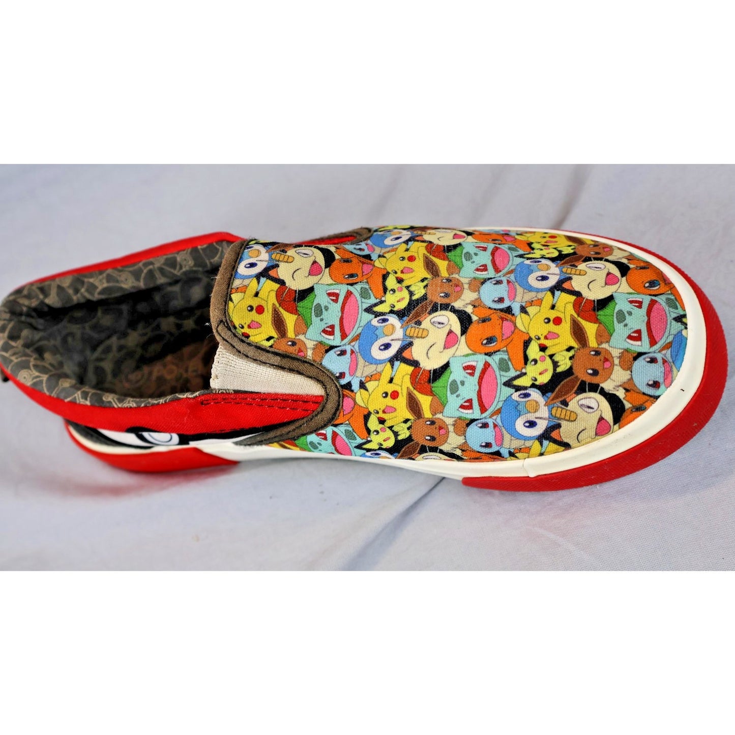 Ground Up Shoes Kids Size 5 Red Pokemon Slip On Poke Ball Pikachu Bulbasaur