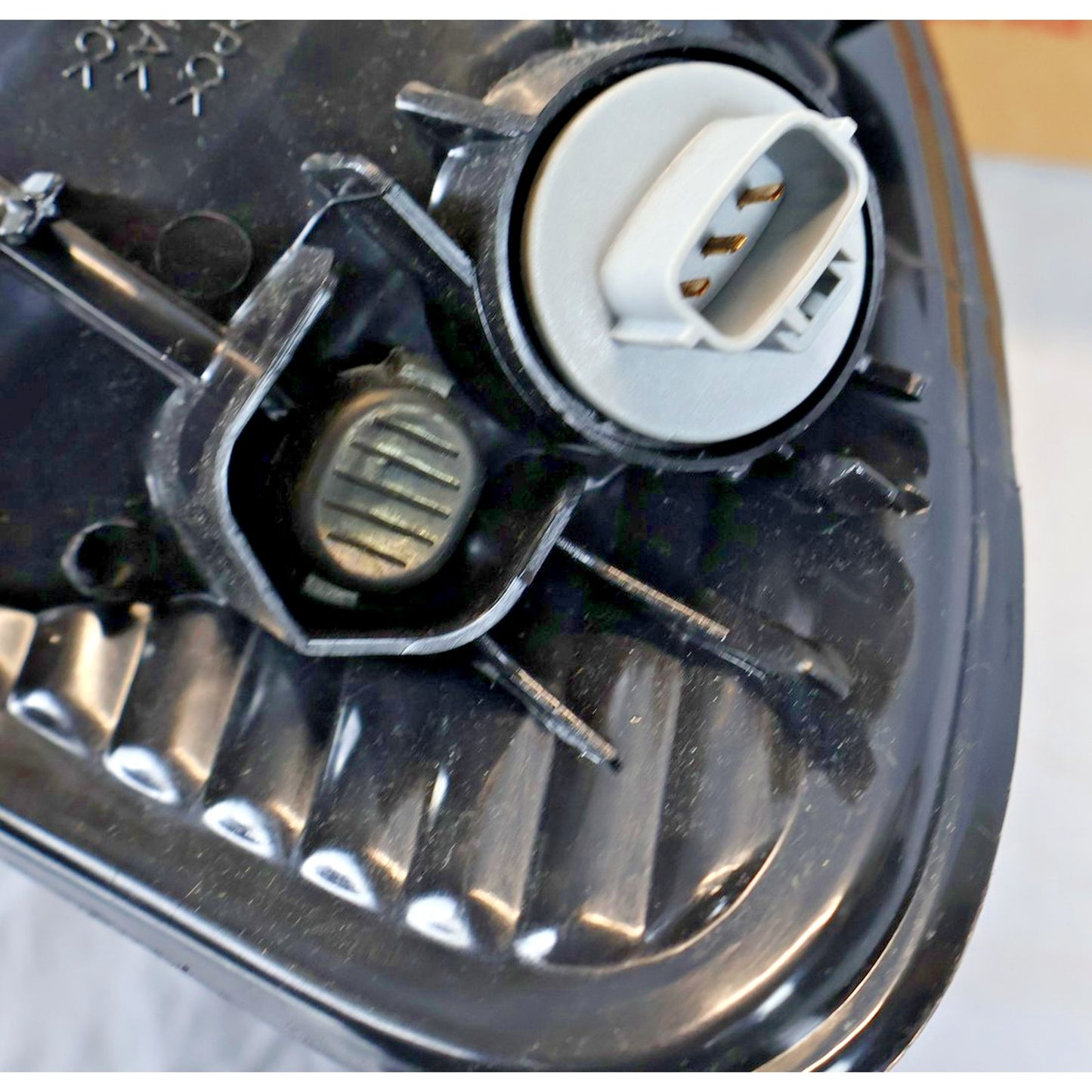 2000-2004 Toyota Tundra Pair Driver and Passenger Turn Signal/Marker Light