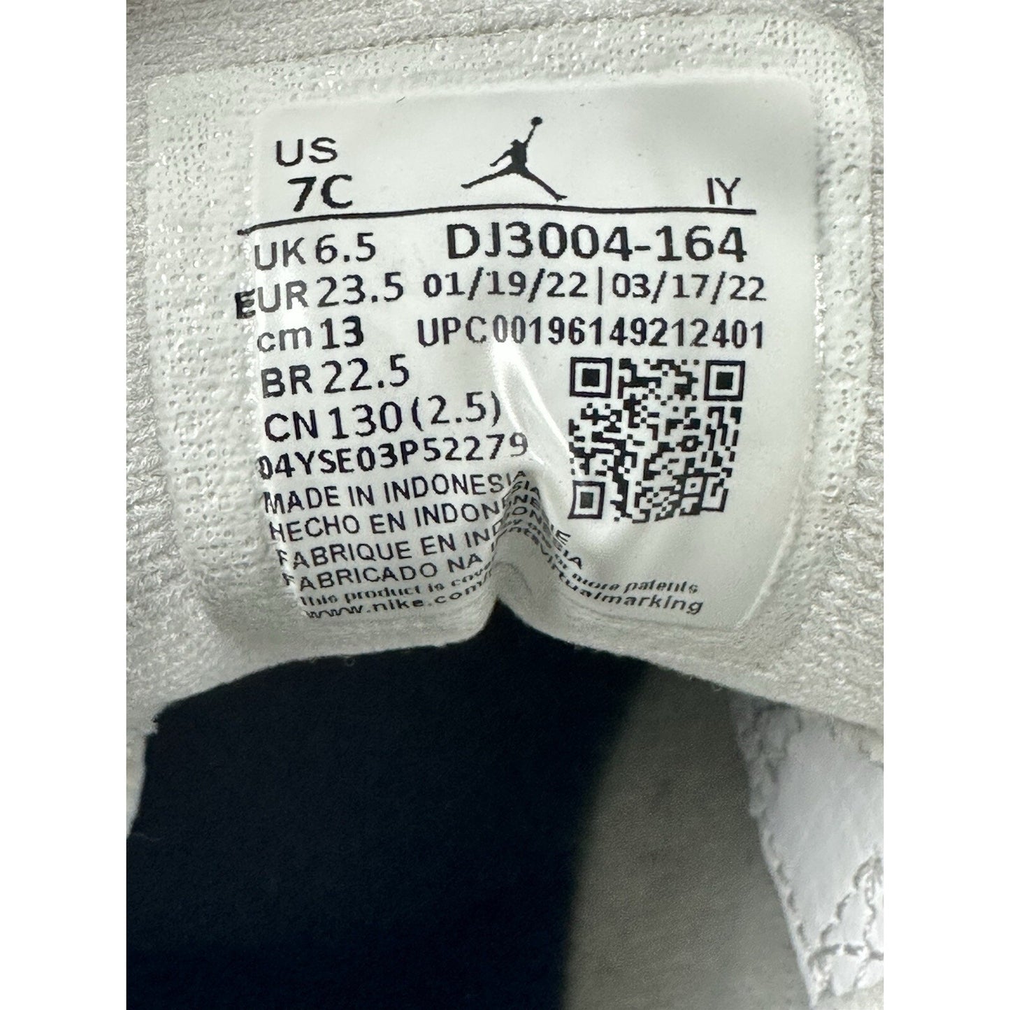 Pre Owned Nike Boys Air Jordan 13 White Basketball Shoes DJ3003-164 Size 7C Y