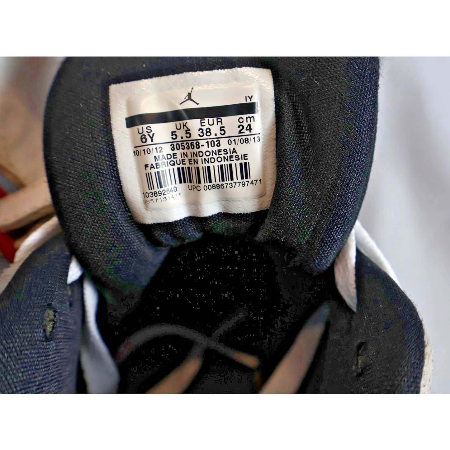 Air Jordan 8 Retro Shoes Youth Size 6Y Bugs Bunny 305368-103 Sneakers