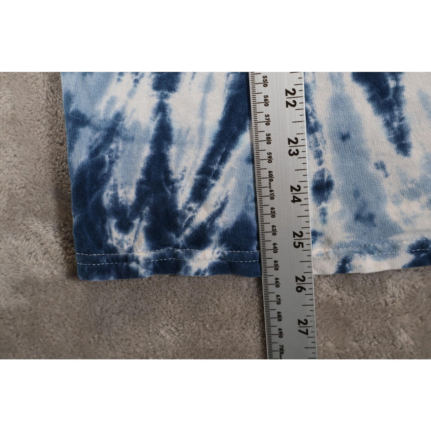 Santa Cruz Shirt Mens Small Blue White Tie Dye Skateboard Tee Graphic Wave Logo