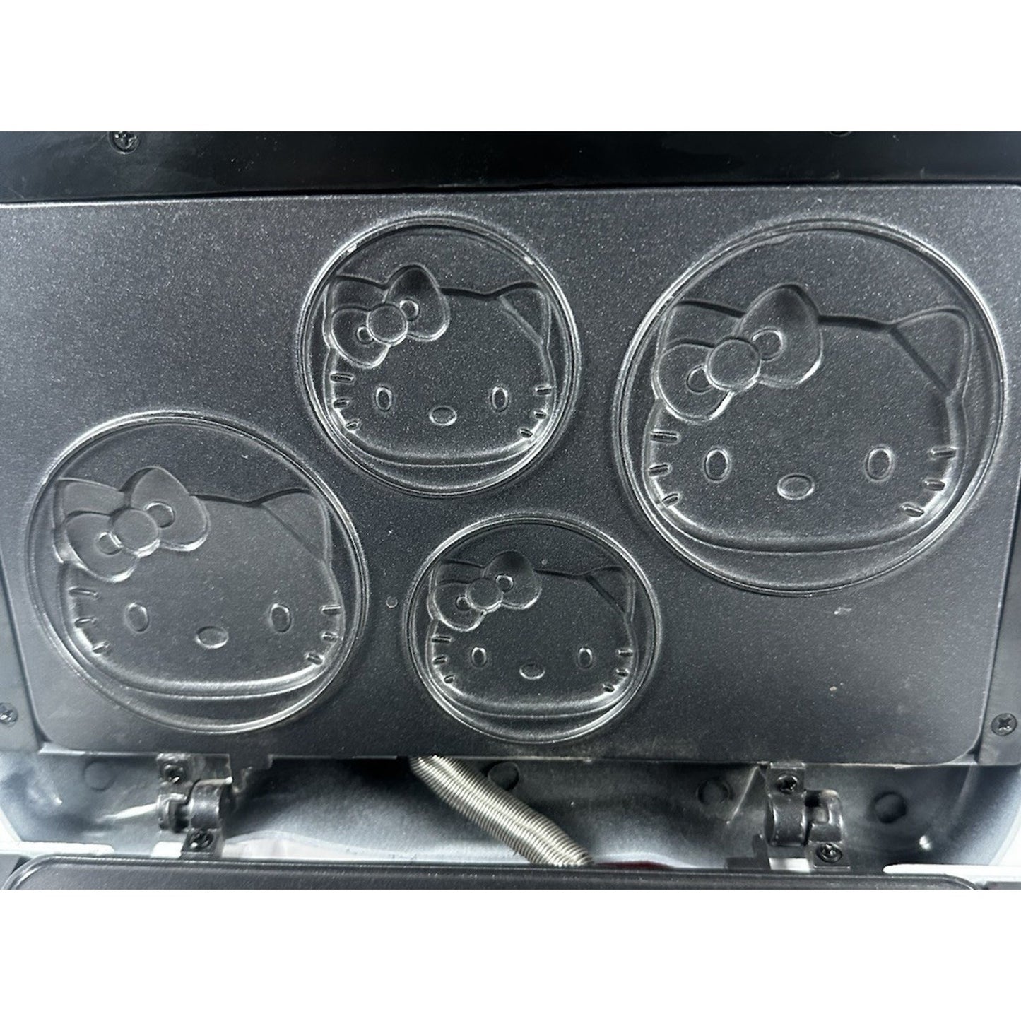 Hello Kitty Cupcake Maker Sanrio 2 Large 2 Small Cupcakes Nonstick. Waffles