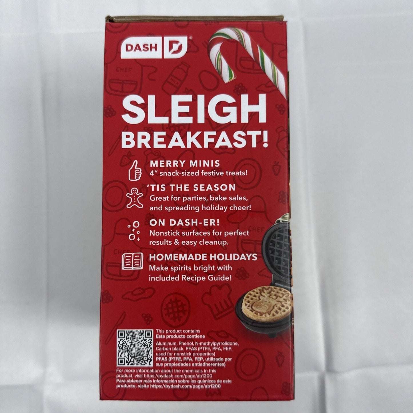 Dash Electric "REINDEER" 4" Mini Waffle Maker, Non-Stick 350 Watts -- New in Box