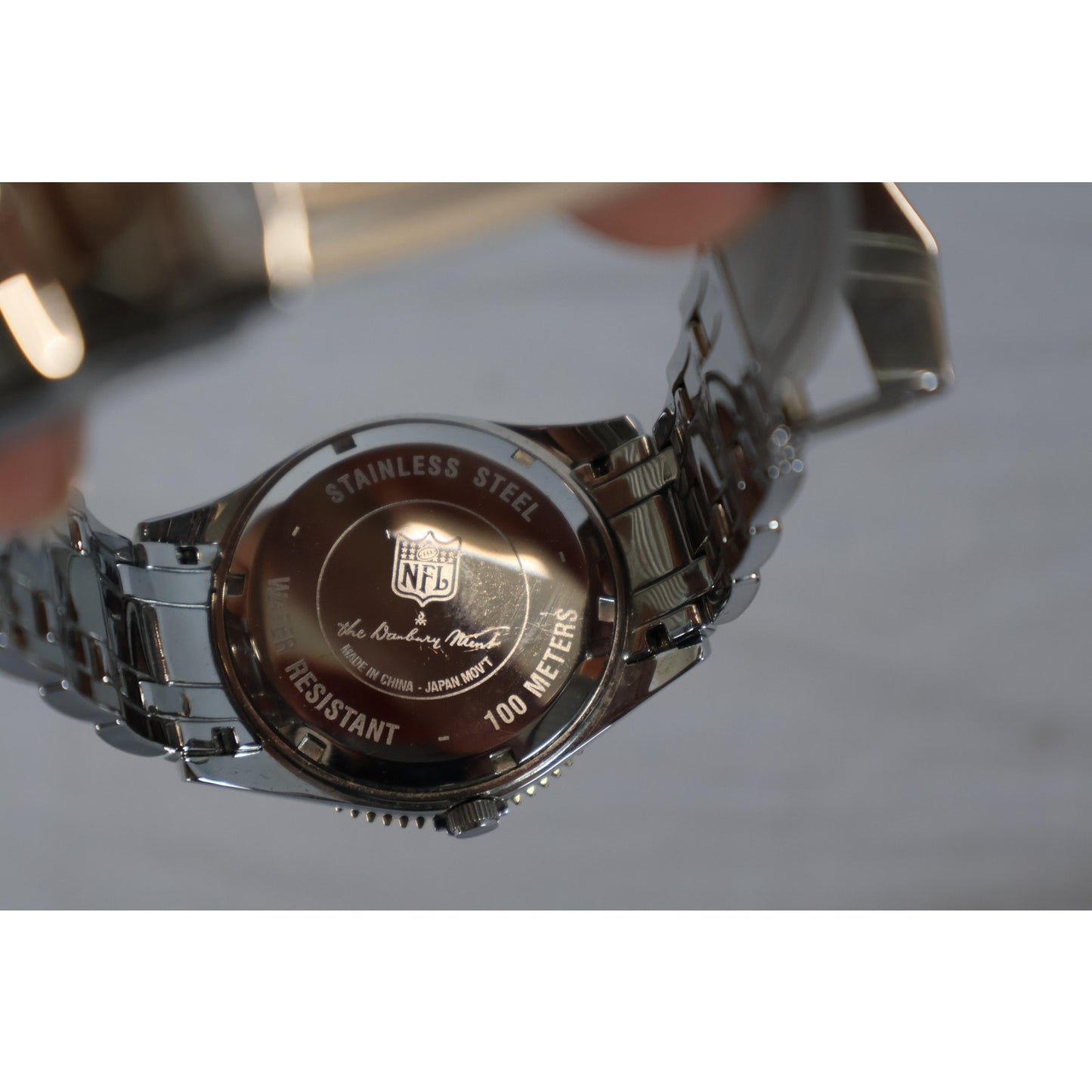 Danbury Mint NFL Watch Mens Gold Silver Stainless Steel Water Resistant 100M Box