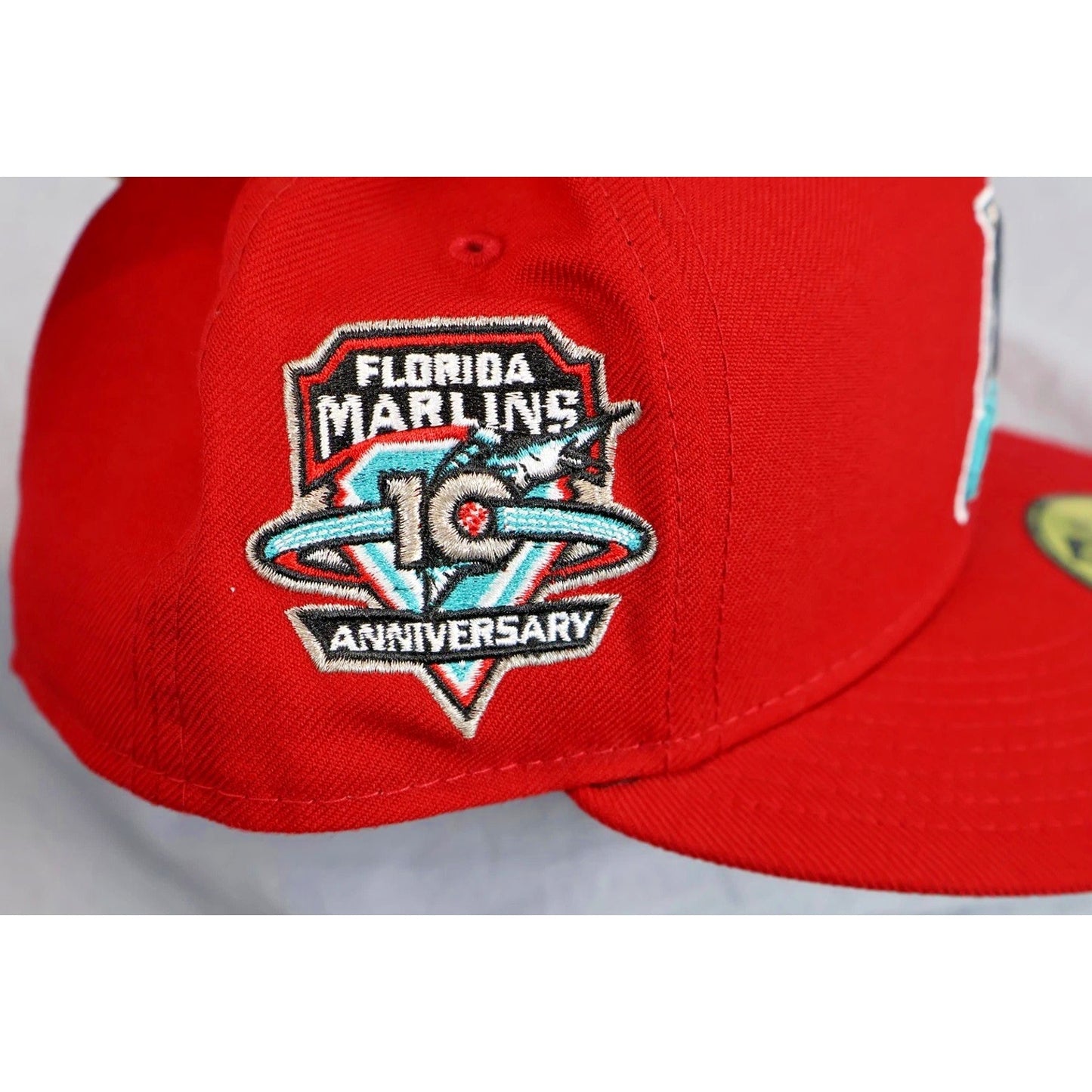 Vintage Florida Marlins Hat Cap Fitted Mens 7 1/8 Red MLB Baseball New Era 90s