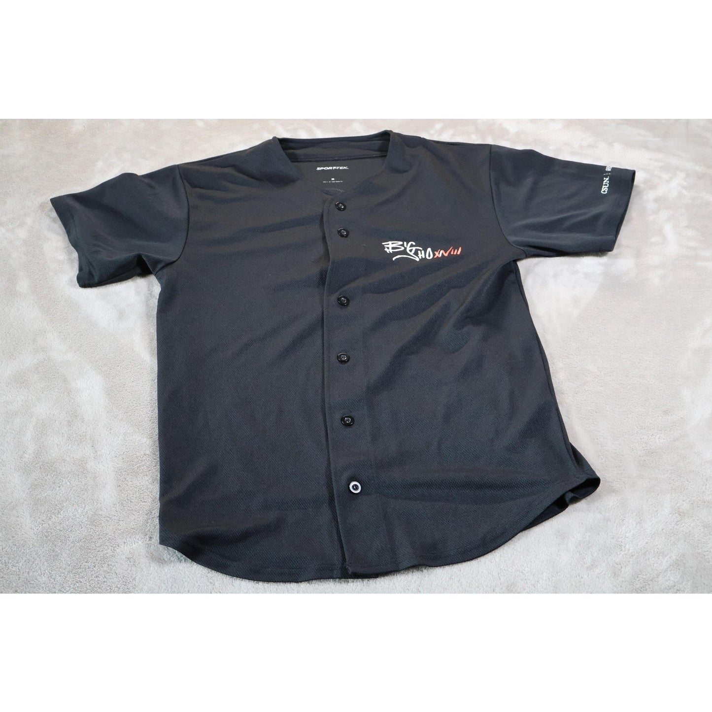 Sport-Tek Baseball Jersey Shirt Mens Medium Black Big Show 18 Button Logo Front