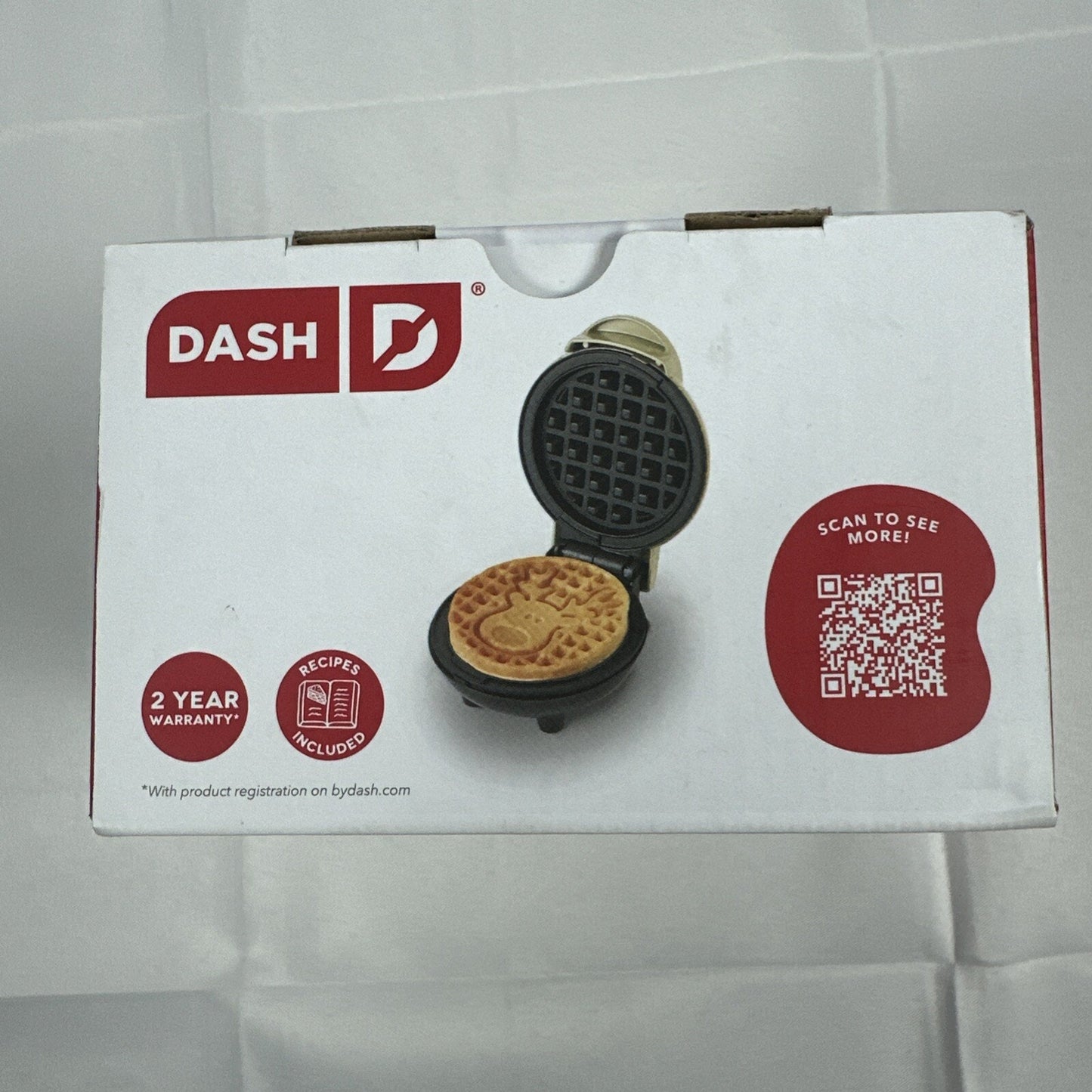 Dash Electric "REINDEER" 4" Mini Waffle Maker, Non-Stick 350 Watts -- New in Box