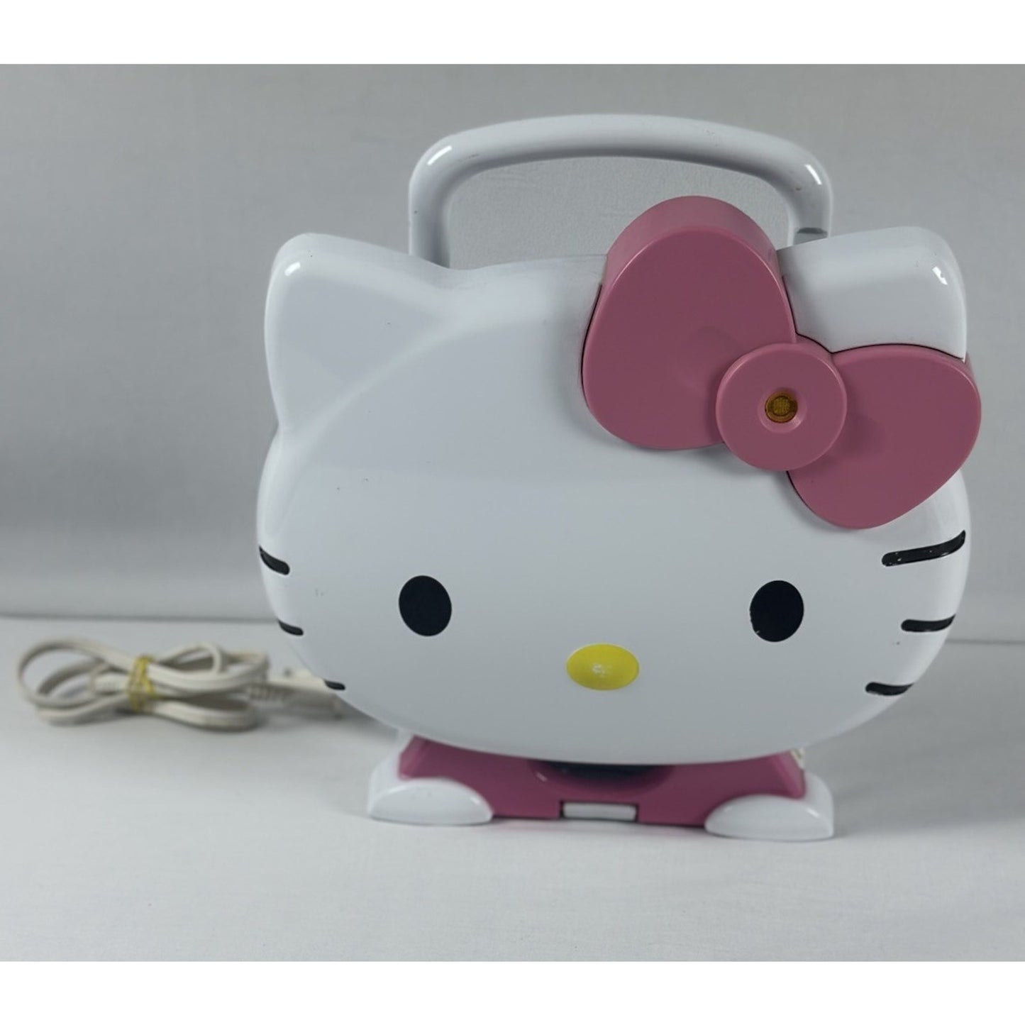 Hello Kitty Cupcake Maker Sanrio 2 Large 2 Small Cupcakes Nonstick. Waffles