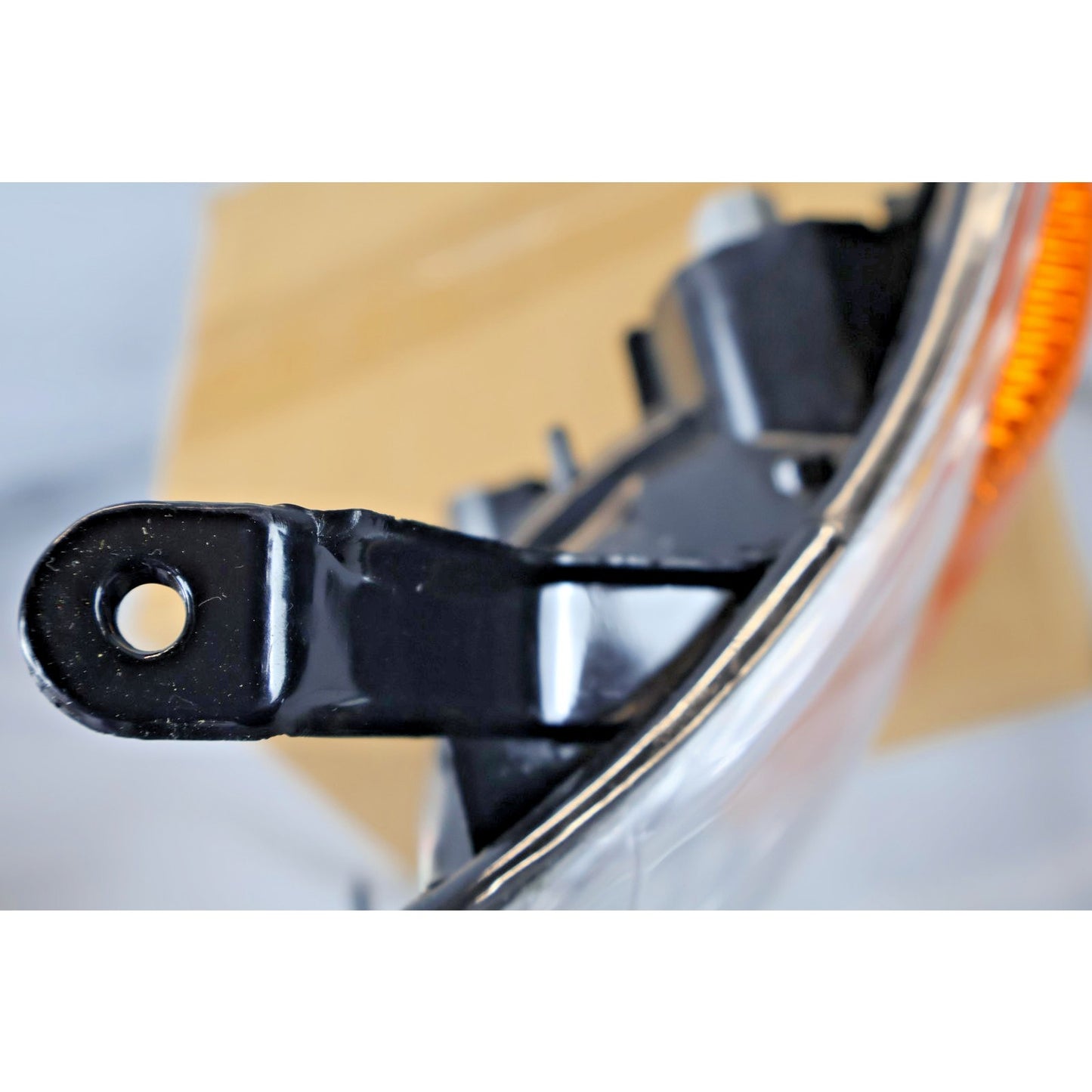 2000-2004 Toyota Tundra Pair Driver and Passenger Turn Signal/Marker Light