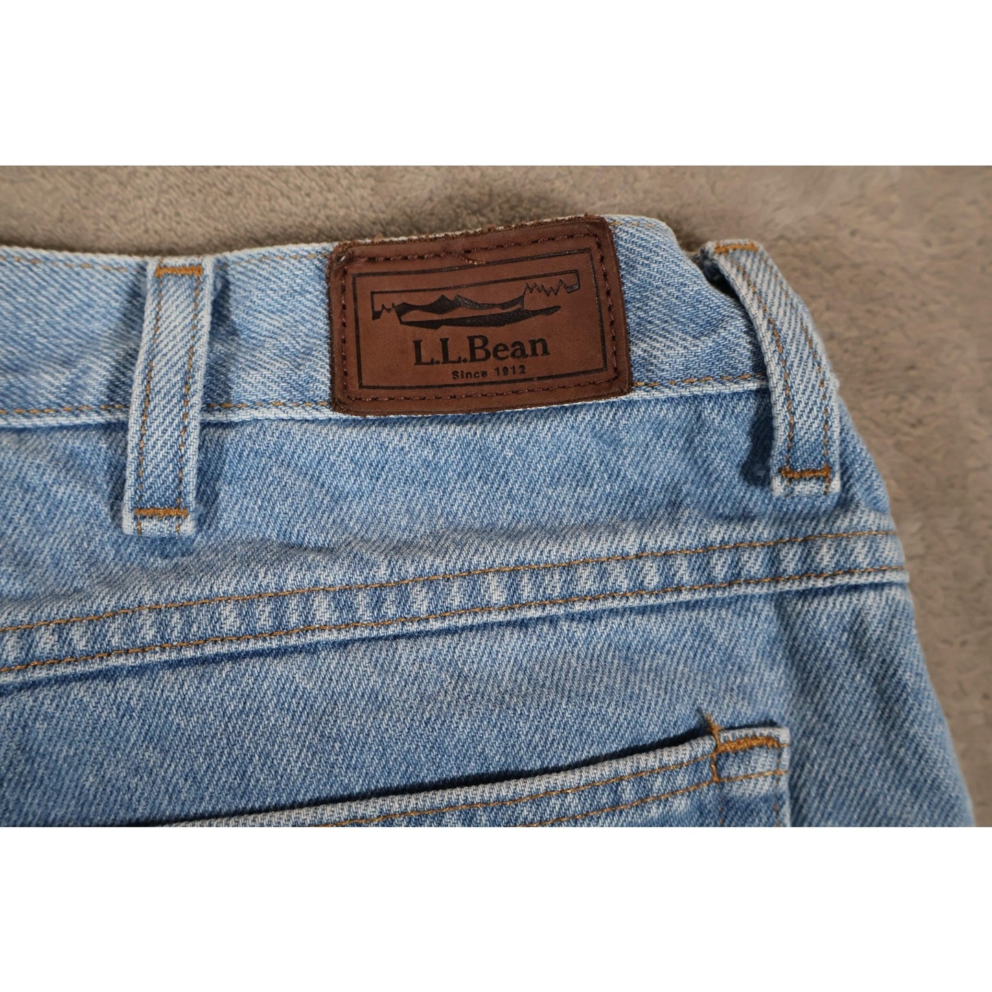 LL Bean Jeans Mens 40x34 Blue Relaxed Fit Denim Pants Straight Leg Classic