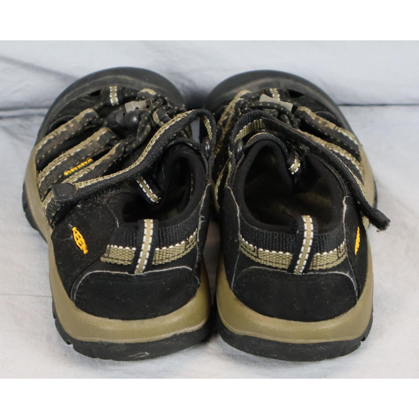 Keen Newport H2 Sandals Kids Size 11 Black Olive Closed Toe Water Hiking Sport